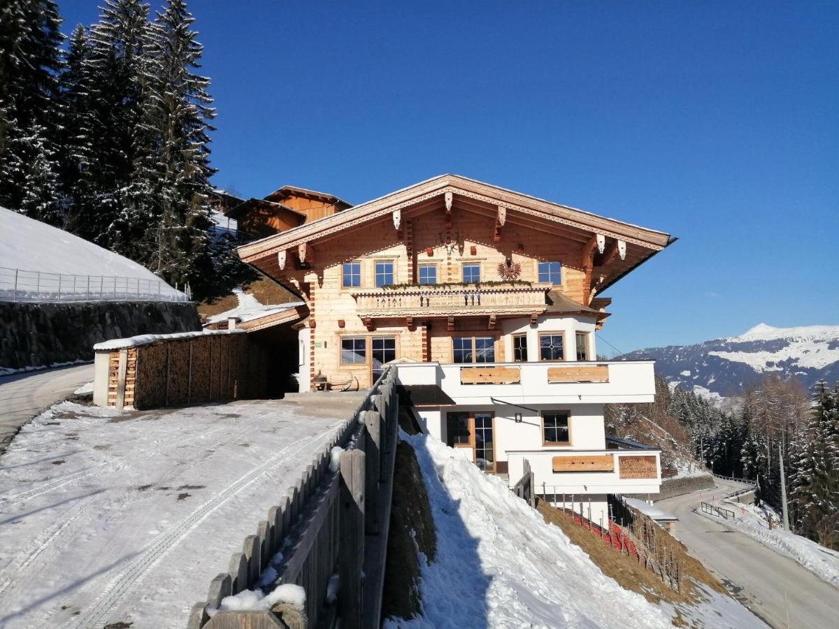 Holiday Flat Schoeser, Fuegen Fuegenberg Zewnętrze zdjęcie